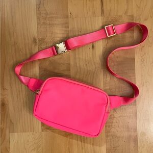 Crossbody Belt Bag - vibrant pink